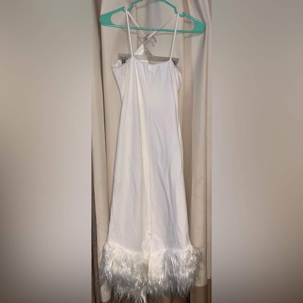 Chic One Shoulder White Dress with Feather Hem